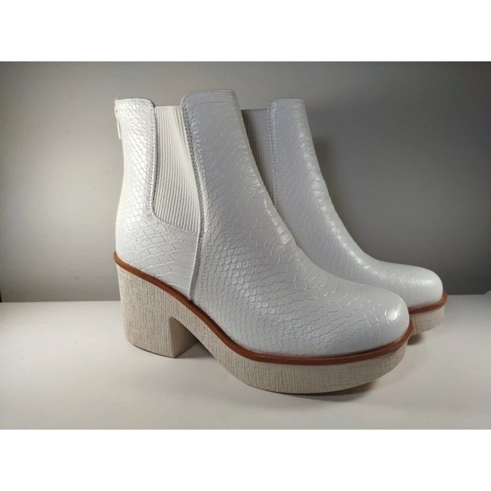 Women’s Size 8 White Croc Embossed Chelsea Boots Platform Block Heel